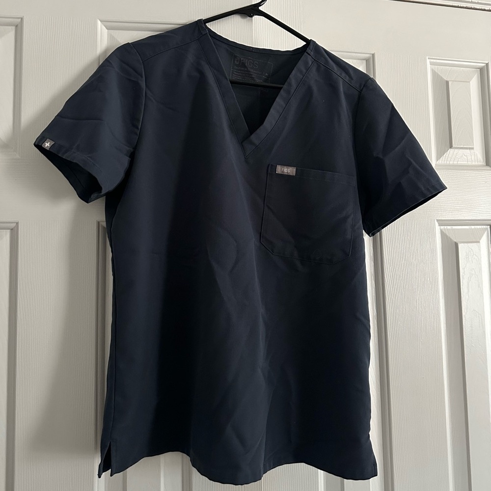 Figs Women's Charcoal Scrub Top and Bottoms